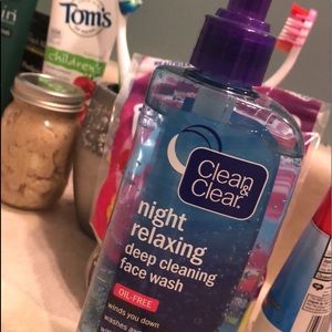 Night time face cleanser